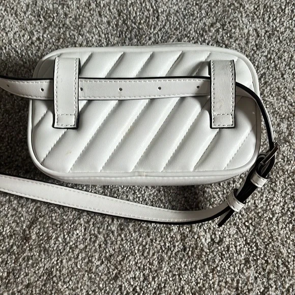 Micheal Kors belt bag - Picture 8 of 9